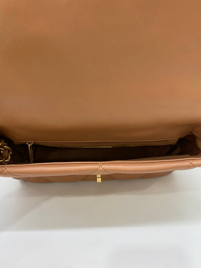 Chanel 19 Caramel Medium