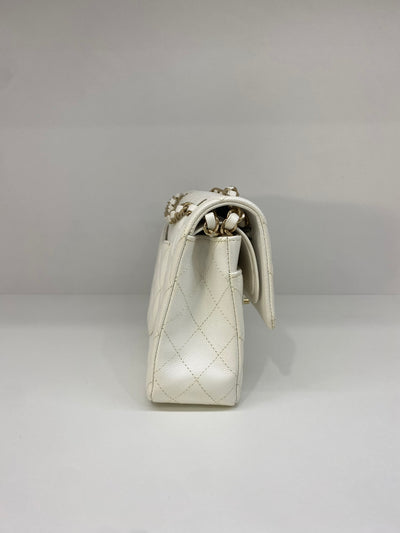 Chanel Classic Flap Medium White Caviar CHW