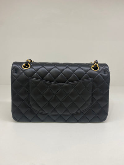 Chanel Classic Flap - Medium Black GHW (microchipped)