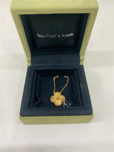 Van Cleef & Arpels Vintage Alhambra Pendant Necklace Gold