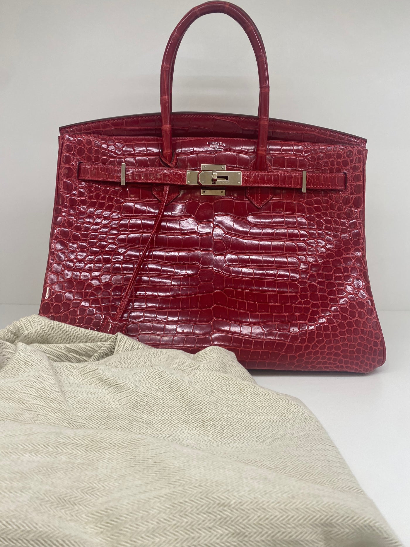 Hermes Birkin 35 - Red Alligator PHW 2011