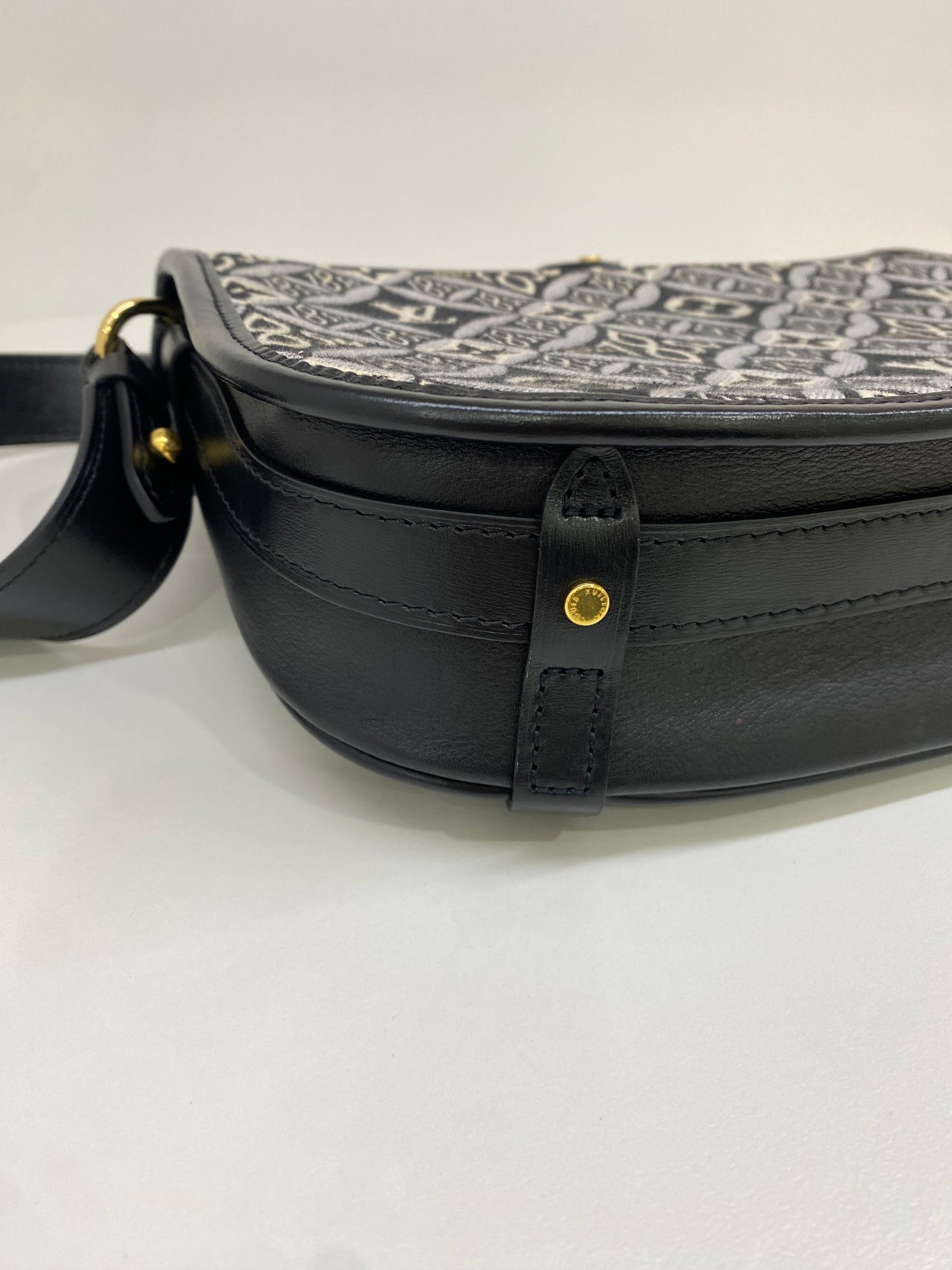 Louis Vuitton Neo Saumur limited edition - 2022 microchip
