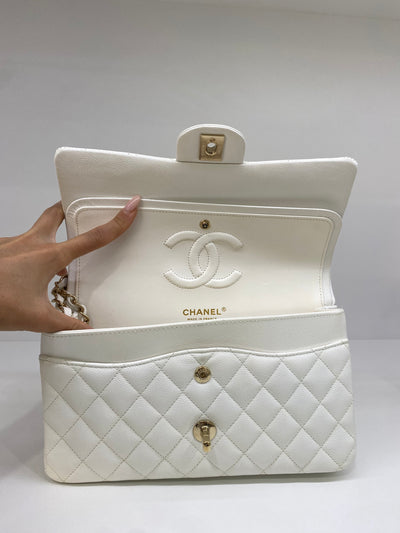 Chanel Classic Flap Medium White Caviar CHW