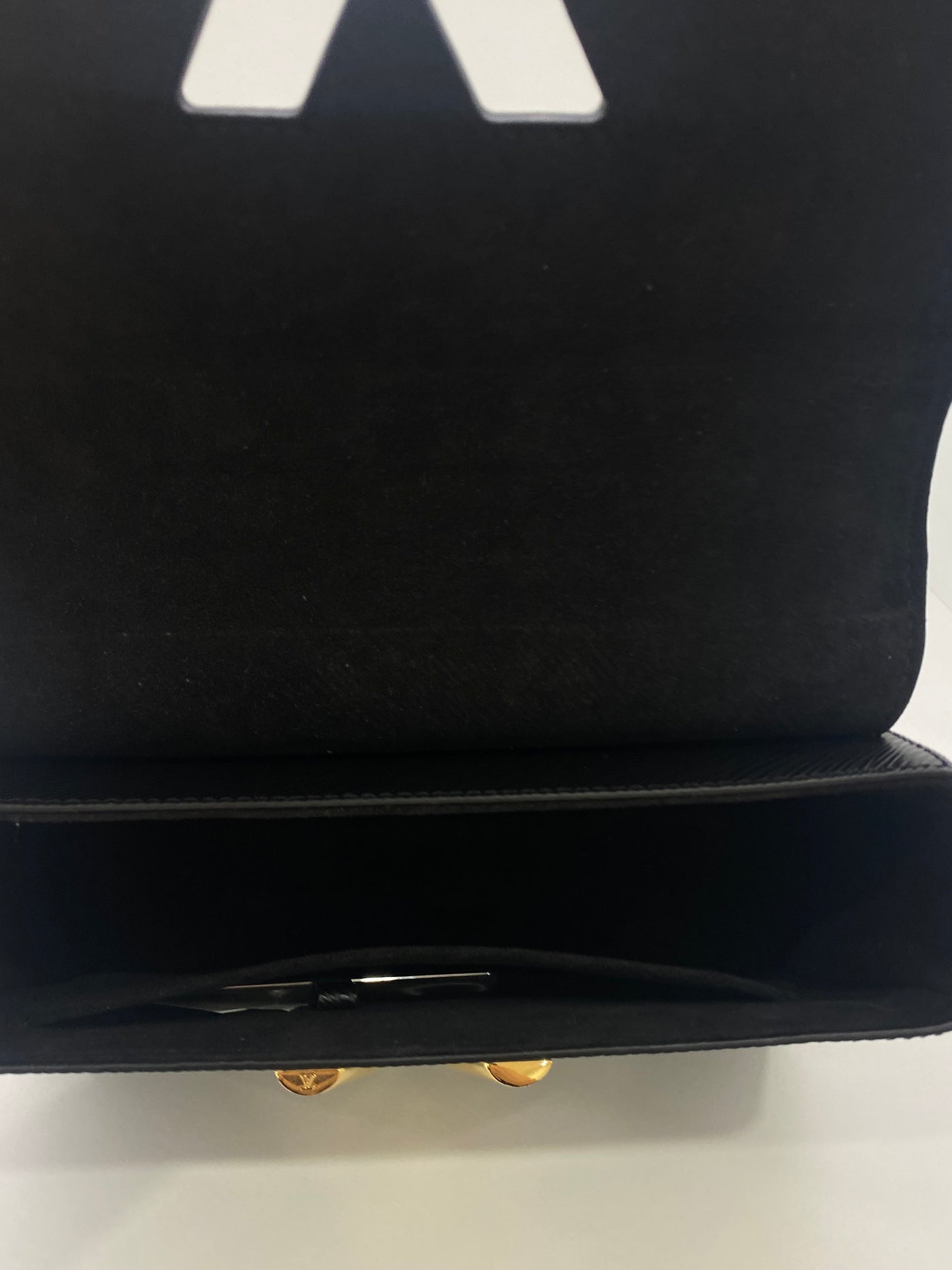 Louis Vuitton Twist MM Bag Black GHW