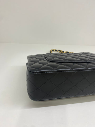 Chanel Classic Flap - Medium Black GHW (microchipped)
