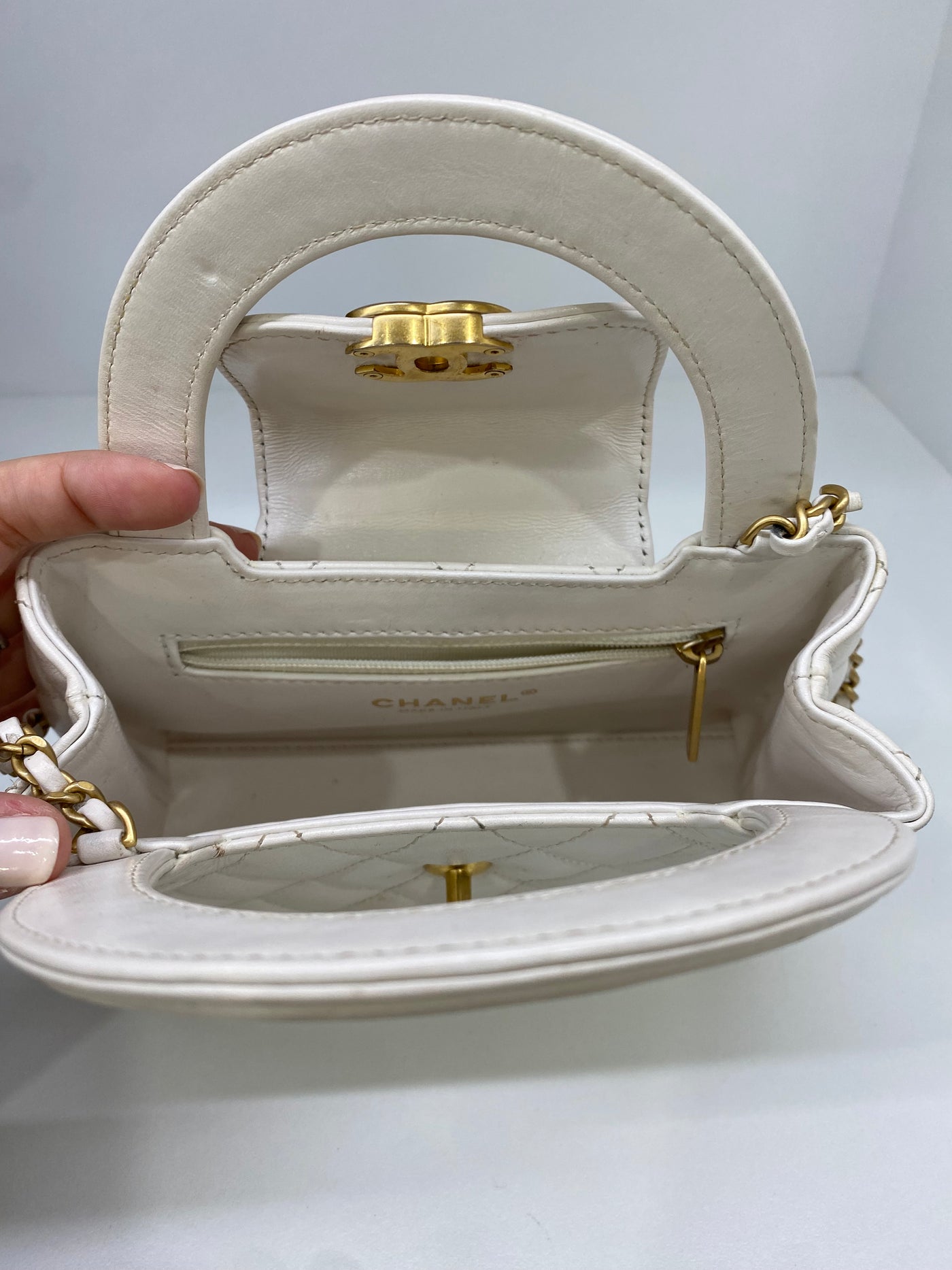Chanel Kelly Cream GHW