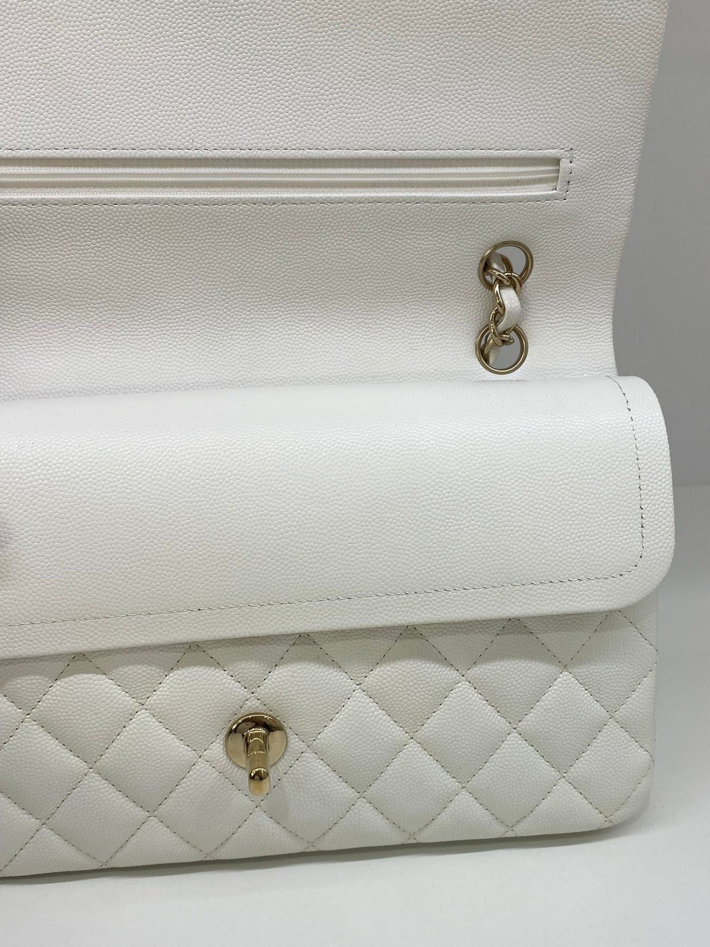 Chanel Classic Flap Medium White Caviar CHW