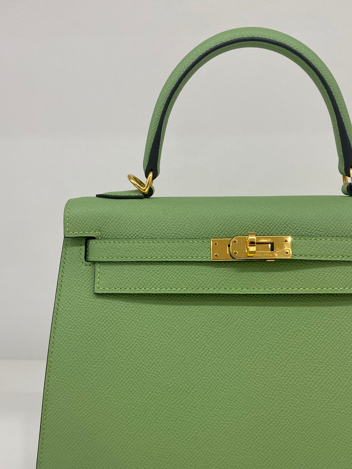 Hermes Kelly 25 Vert Criquet GHW - Y Stamp