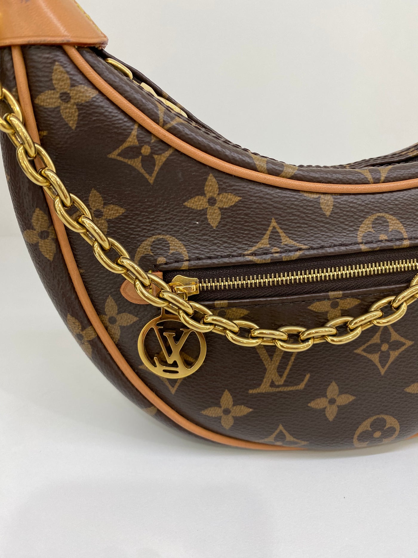Louis Vuitton Loop Monogram GHW