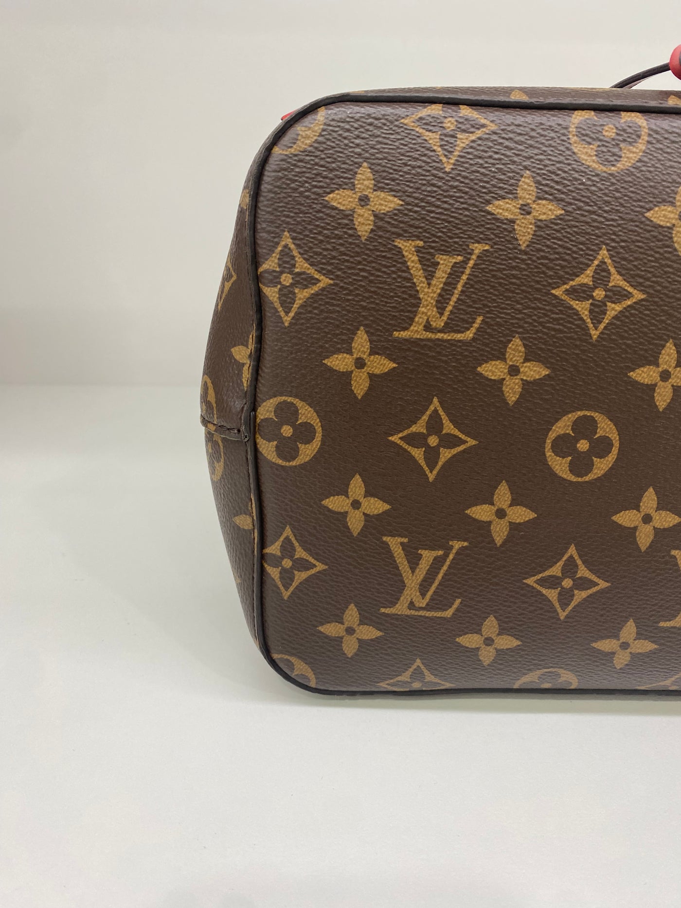 Louis Vuitton NeoNoe MM Red Interior
