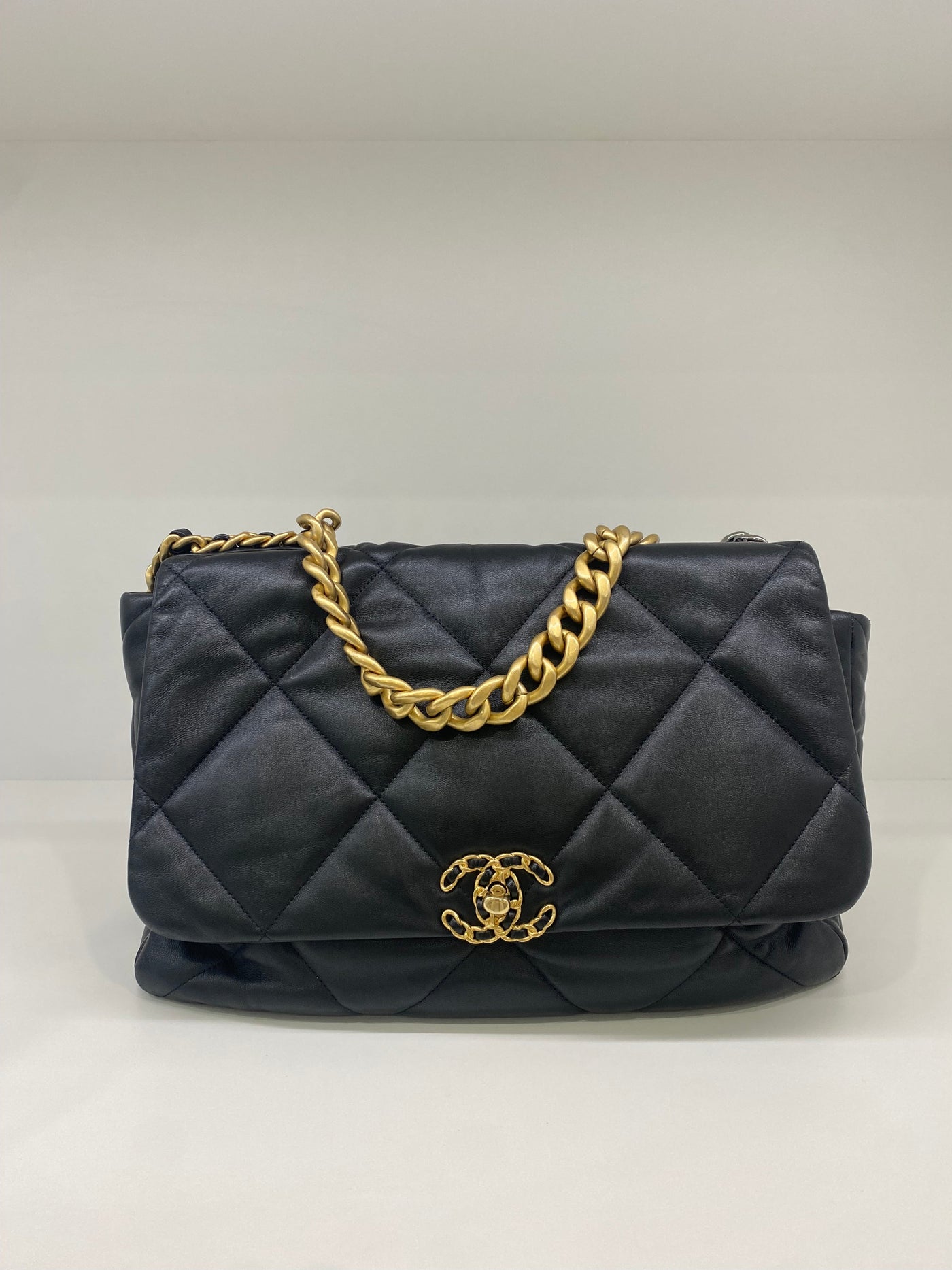 Chanel 19 Maxi Flap Black Lambskin