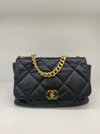 Chanel 19 Maxi Flap Black Lambskin