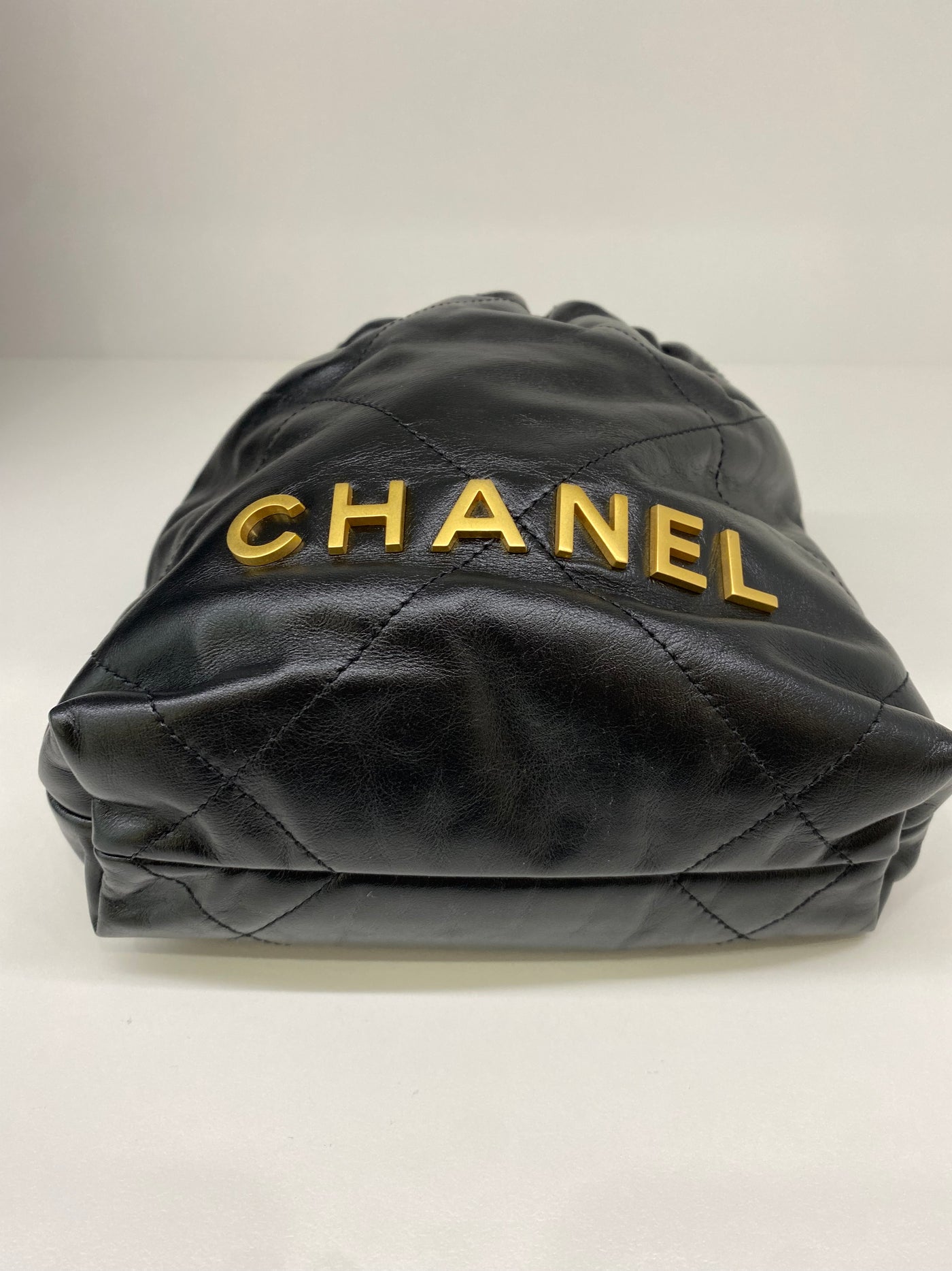 Chanel 22 Mini Black GHW (microchipped)