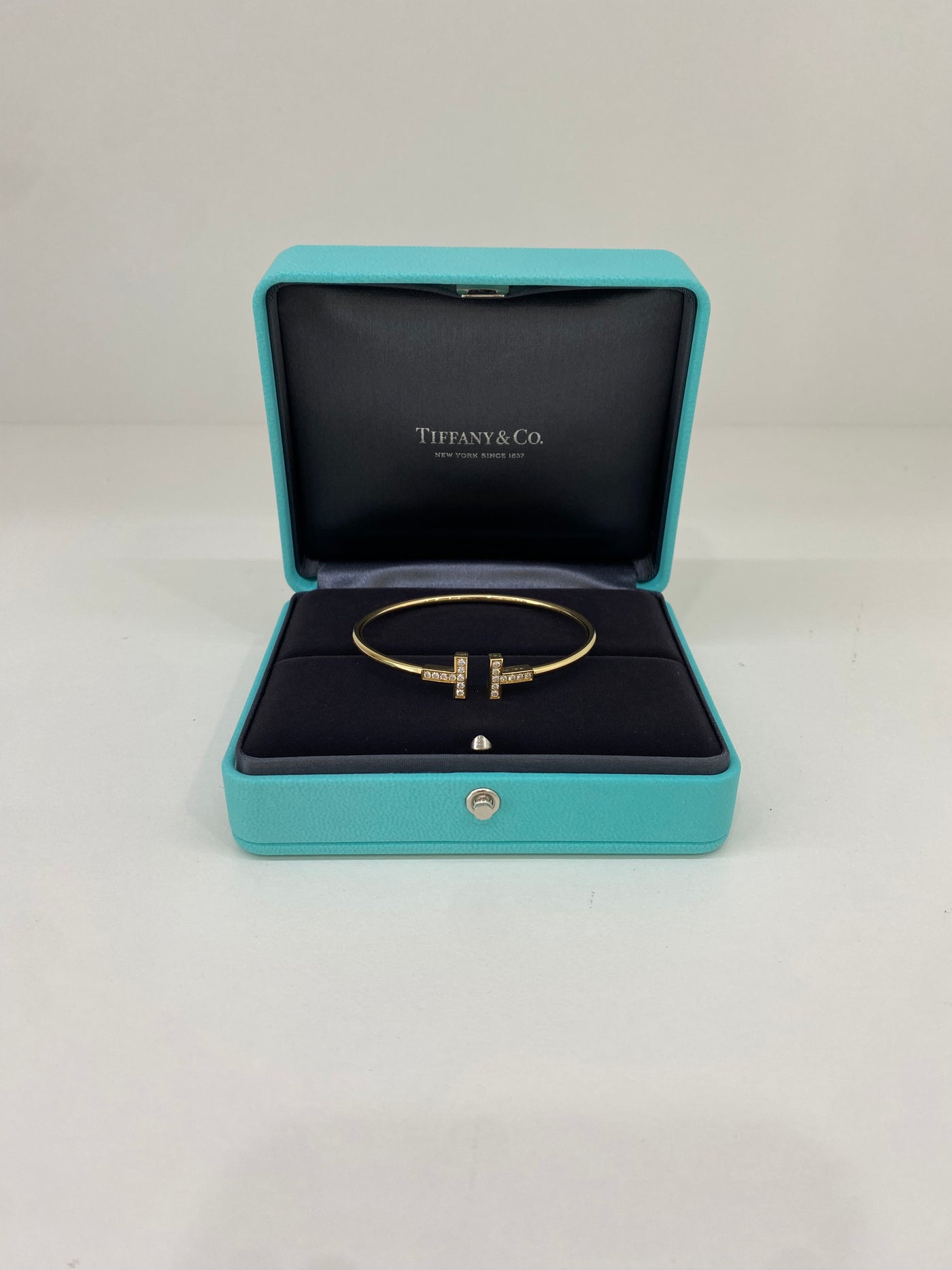 Tiffany & Co. T Diamond Wire Bracelet Yellow Gold size Small