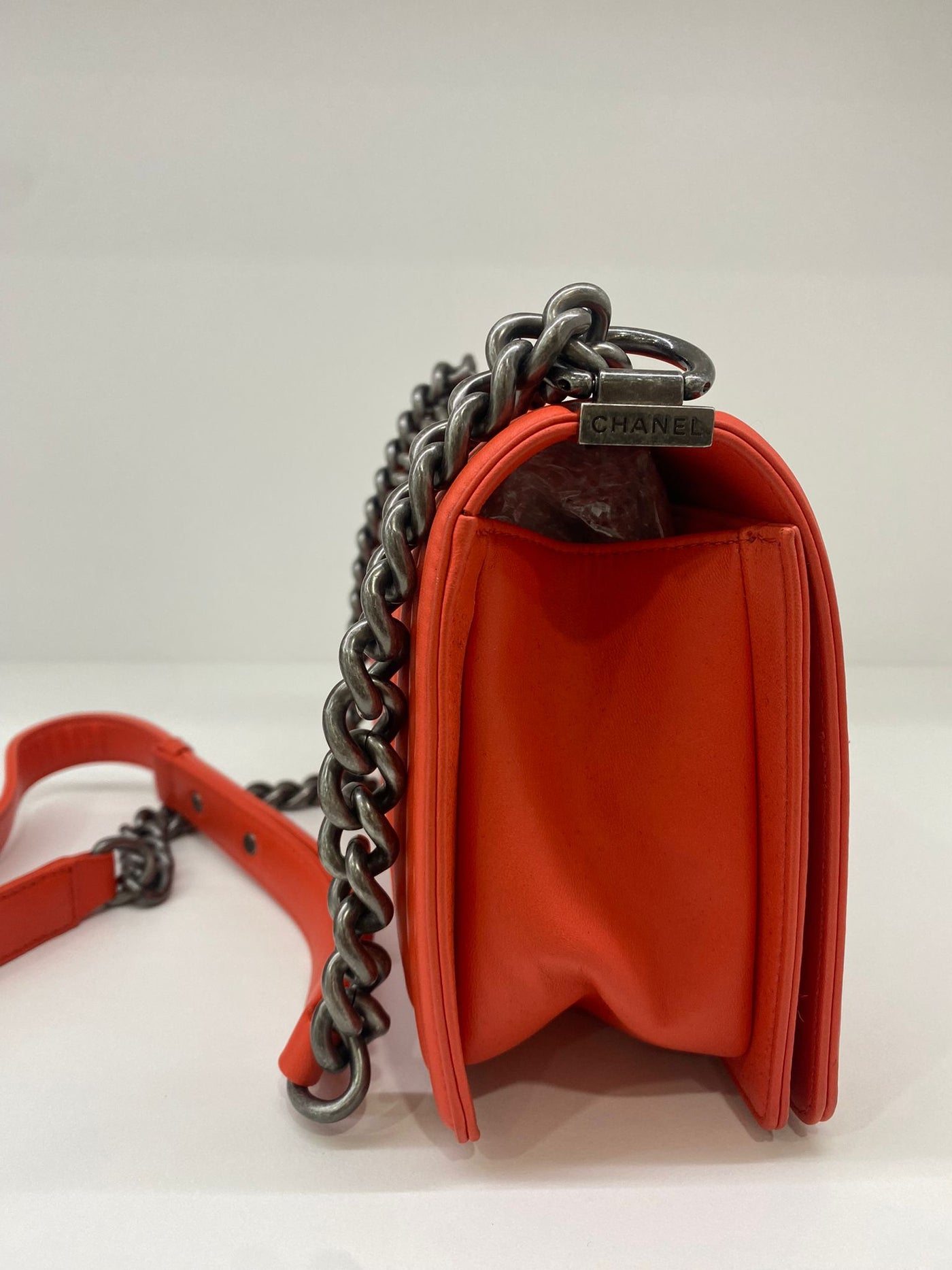 Chanel Medium Boy Bag - blood orange - Ruthenium Hardware