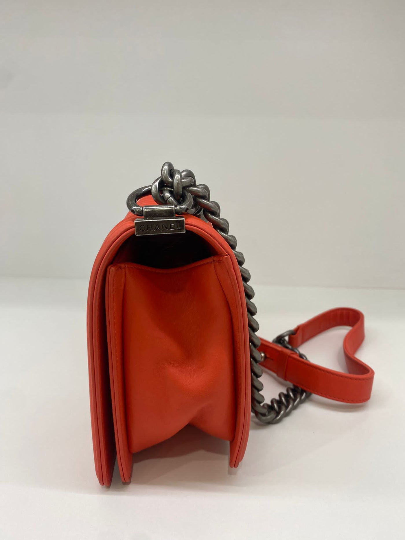 Chanel Medium Boy Bag - blood orange - Ruthenium Hardware