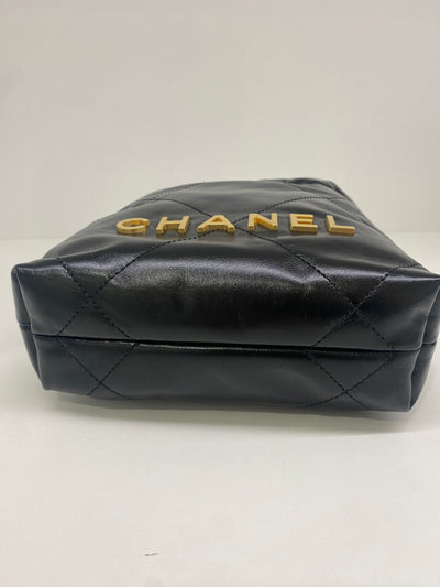 Chanel Mini 22 Black