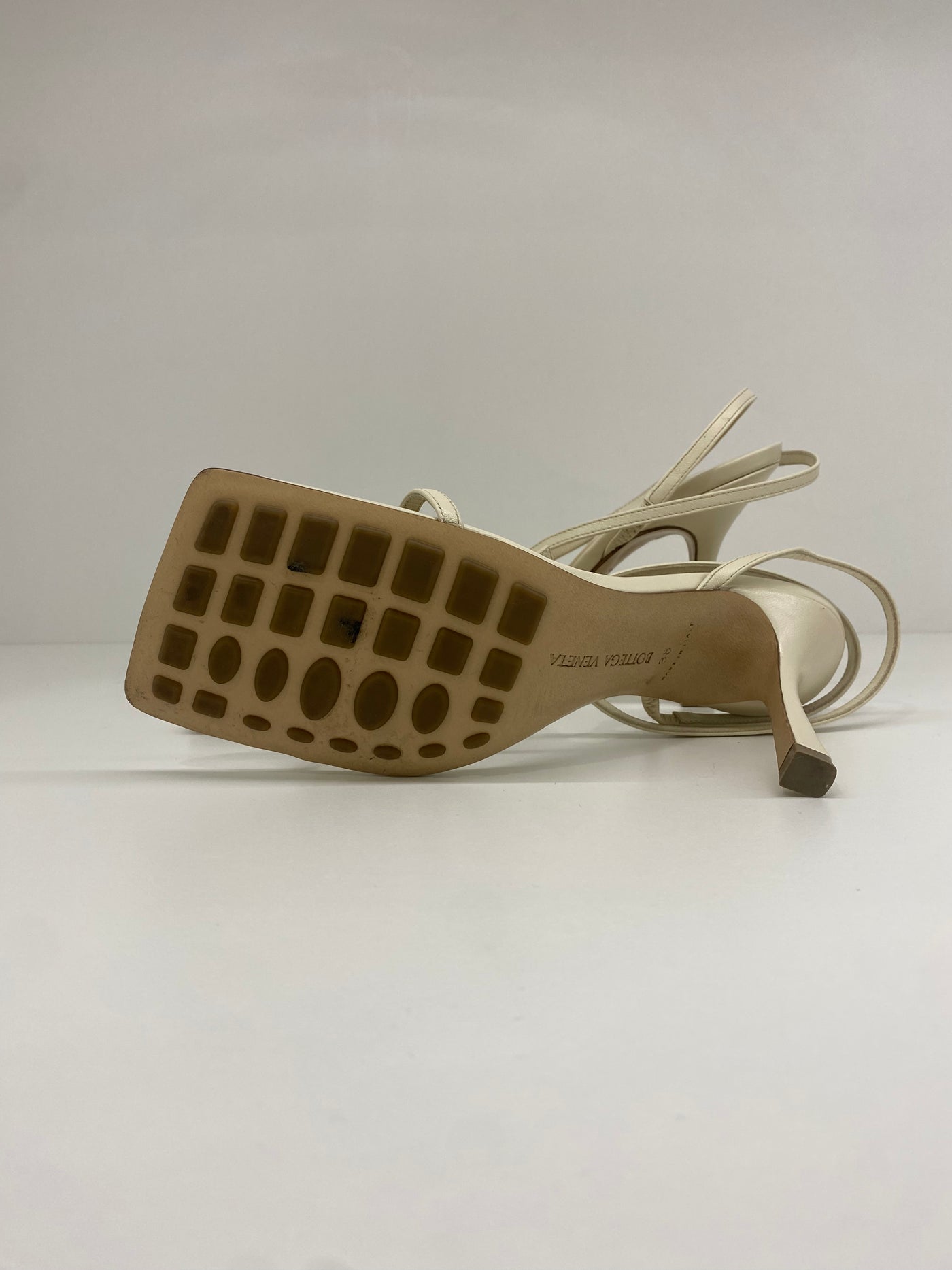 Bottega Veneta Strappy Sandal Heel 38