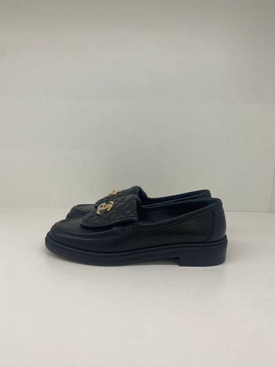 Chanel CC turnlock Loafers 38