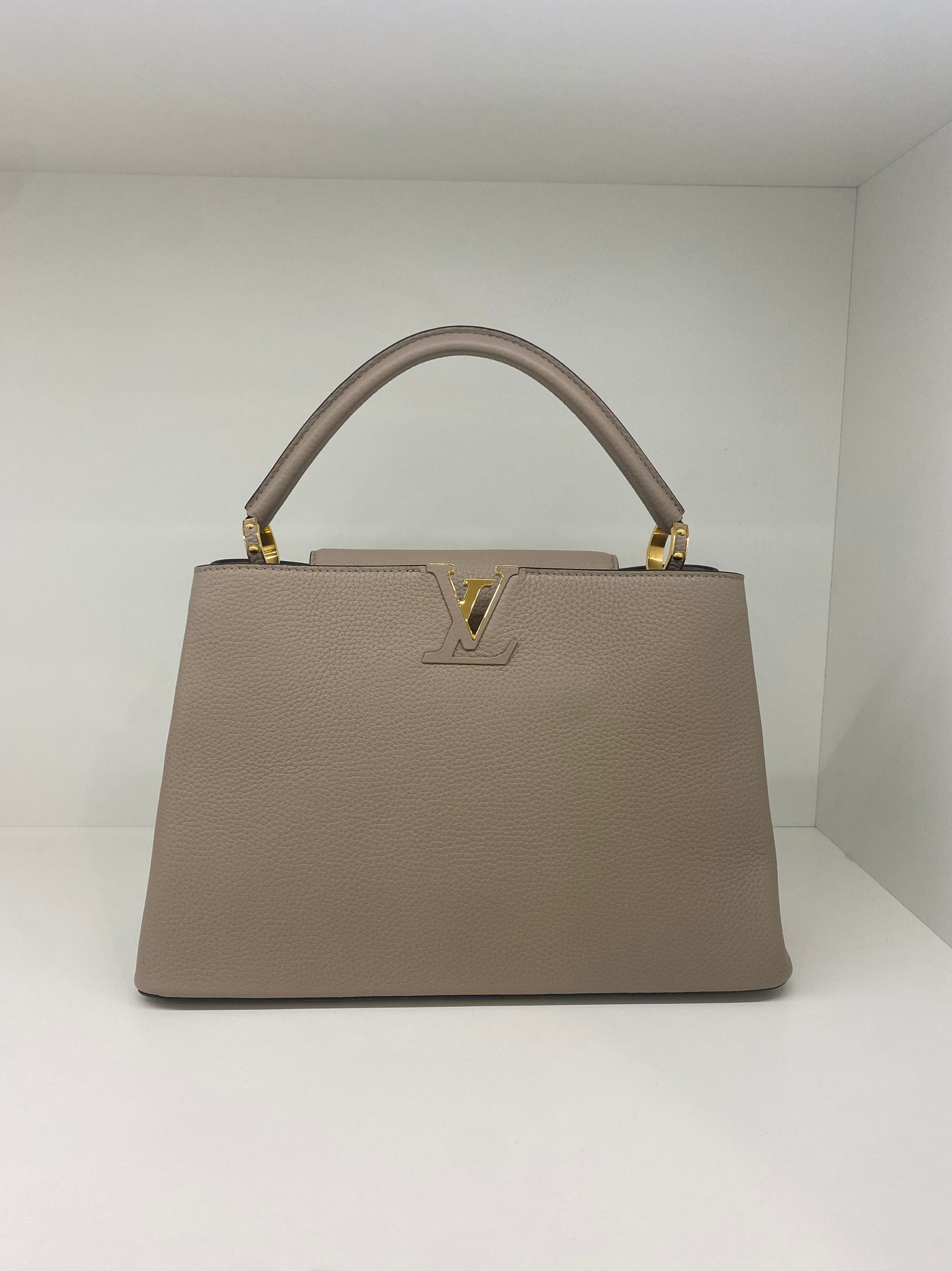 Louis Vuitton Capucines MM Beige