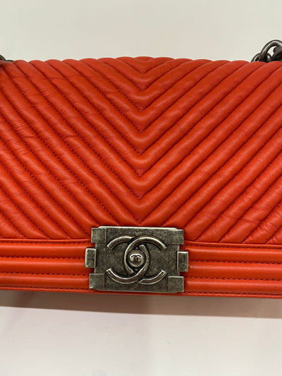 Chanel Medium Boy Bag - blood orange - Ruthenium Hardware