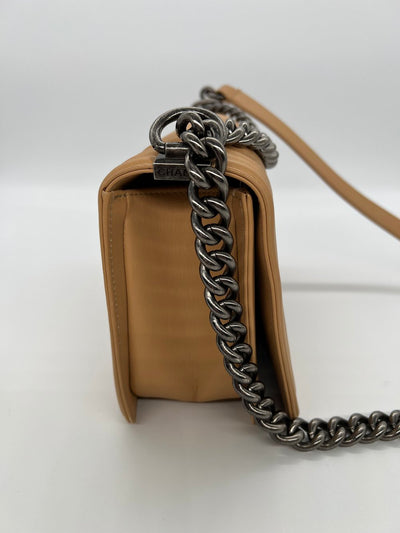 Chanel Boy Bag Medium - Beige Ruthenium Hardware