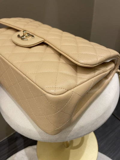 Chanel Classic  Jumbo Flap Beige Caviar GHW (OE)