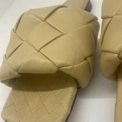 Bottega Veneta Nude Lido Mule Size 38