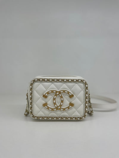 Chanel White Vanity Small - Chain Detail
