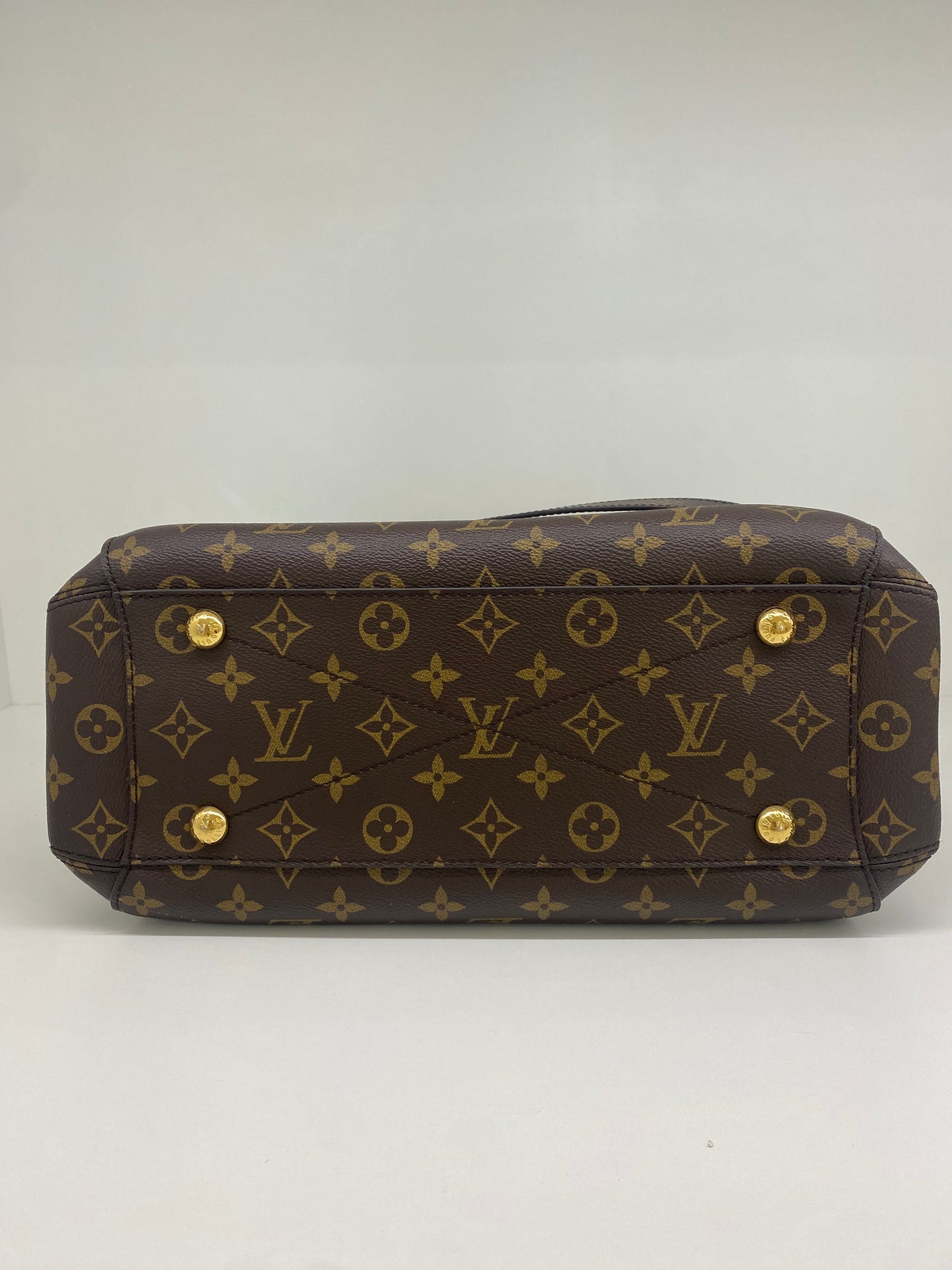 Louis Vuitton Montaigne MM