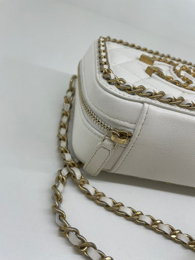 Chanel White Vanity Small - Chain Detail