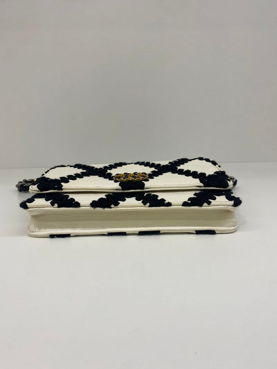 Chanel 19 Wallet On Chain black/white