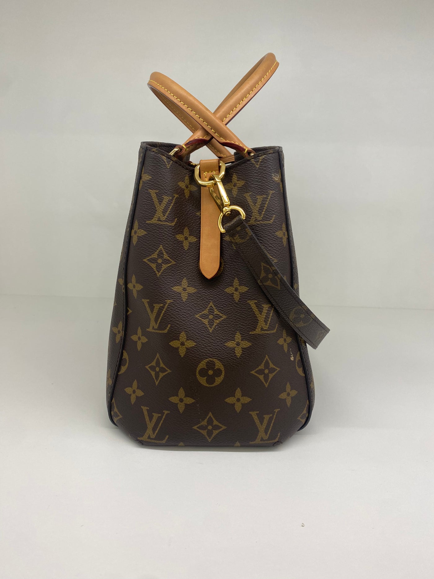 Louis Vuitton Montaigne MM