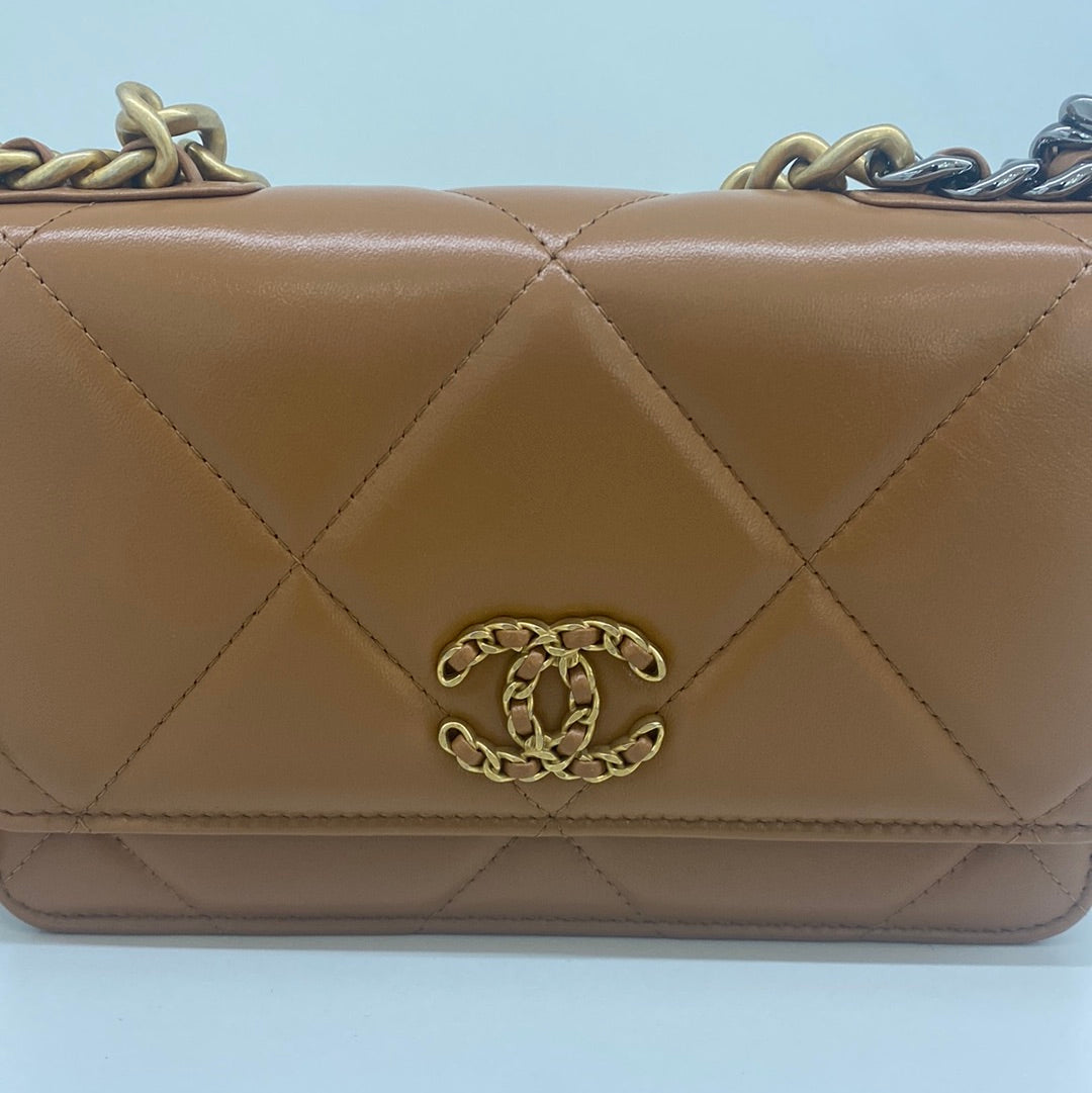 Chanel 19 WOC (Wallet on Chain) Caramel CGHW