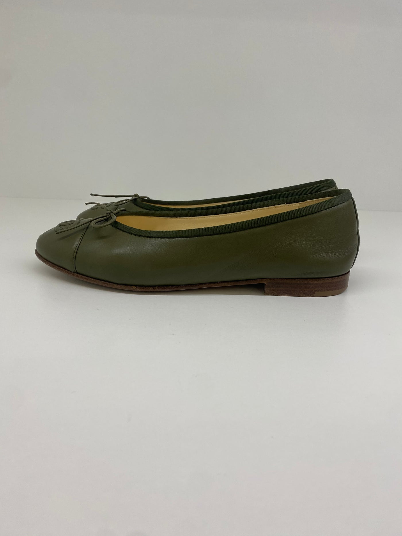 Chanel Ballet Flats Olive size 36