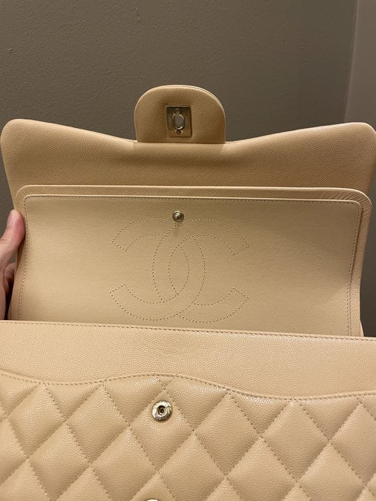 Chanel Classic  Jumbo Flap Beige Caviar GHW (OE)