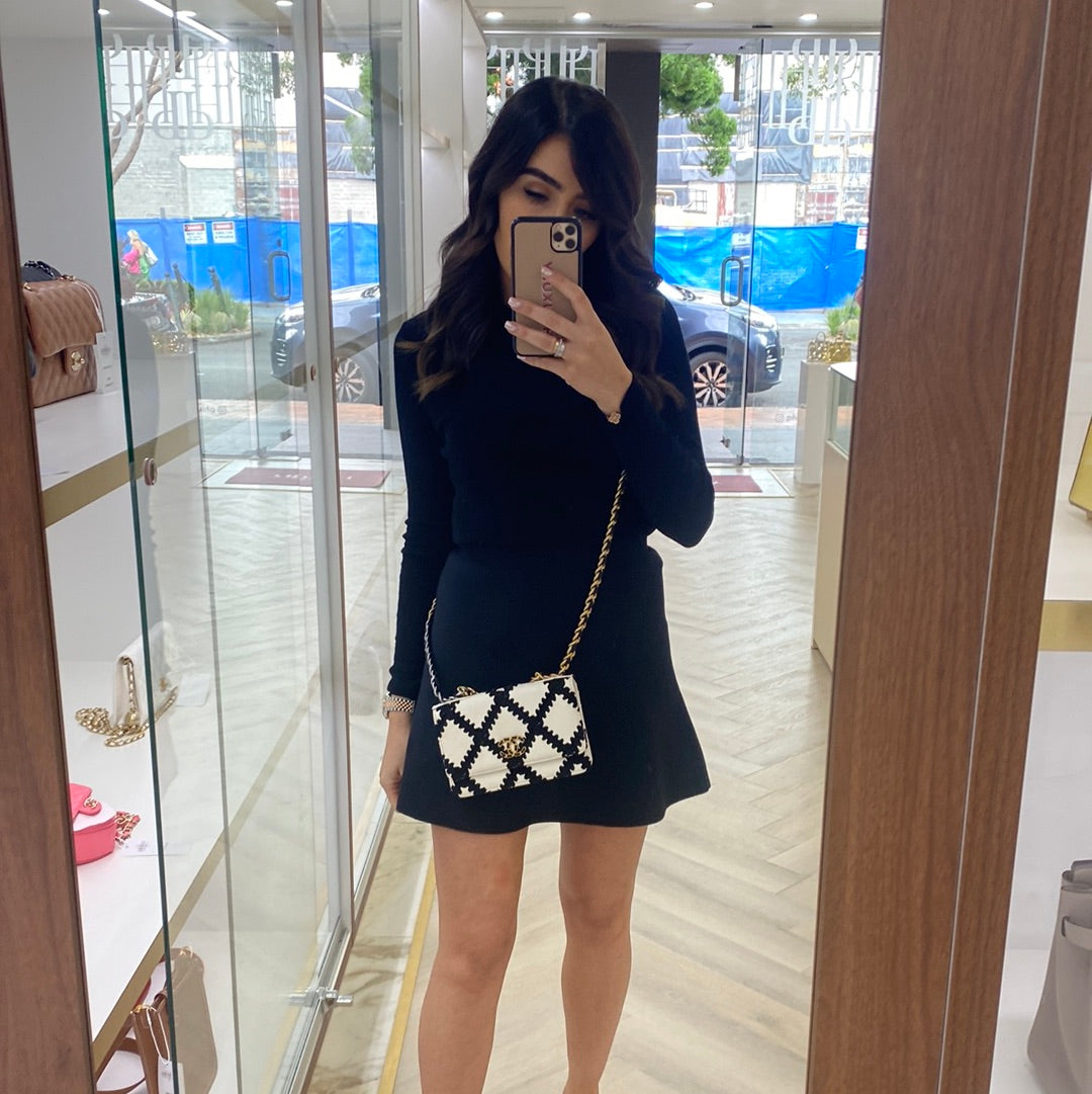 Chanel 19 Wallet On Chain black/white