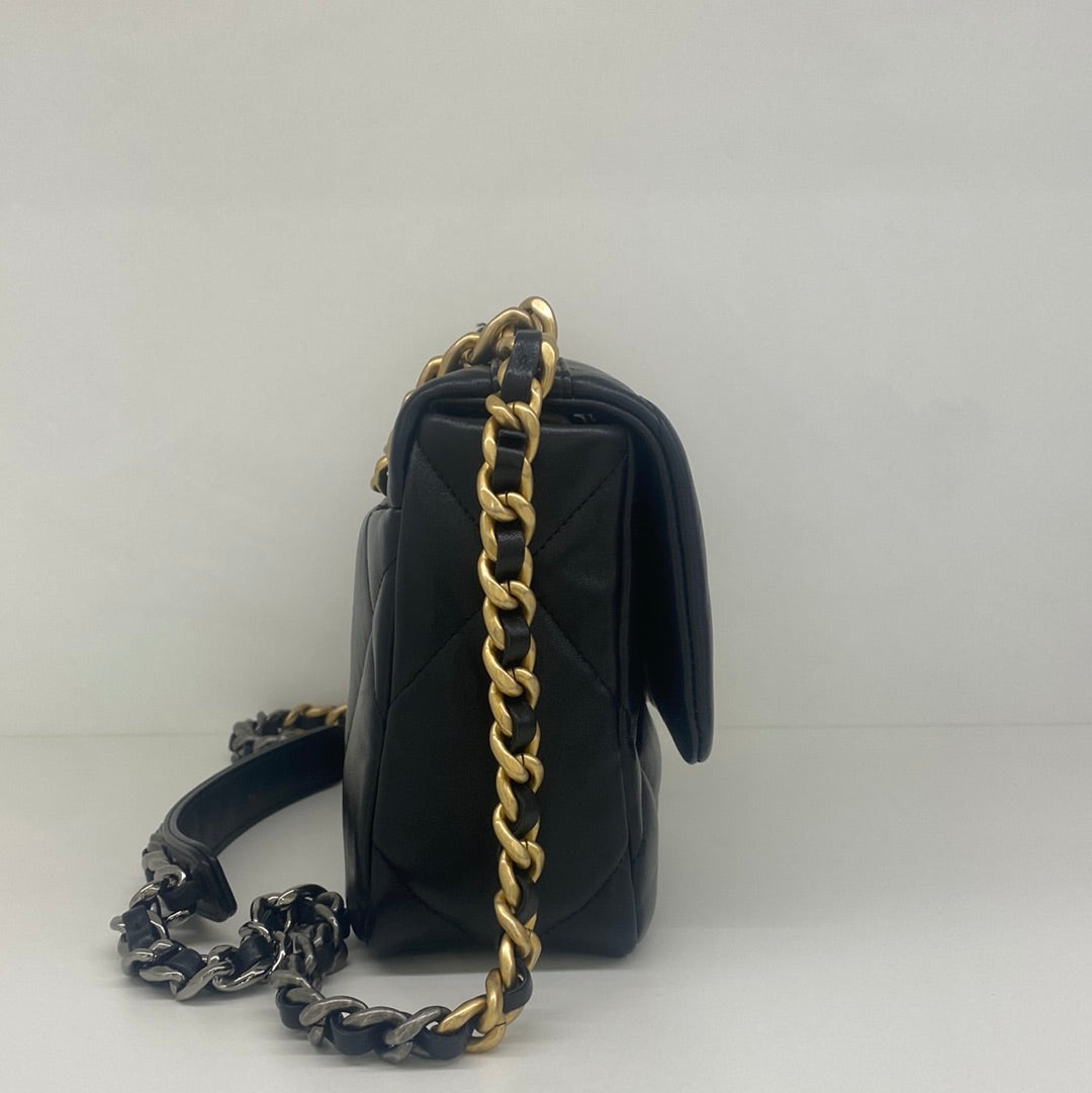 Chanel 19 - Small Black