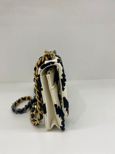 Chanel 19 Wallet On Chain black/white