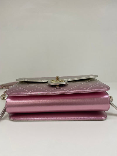 Chanel Large Like A Wallet Metallic Pink