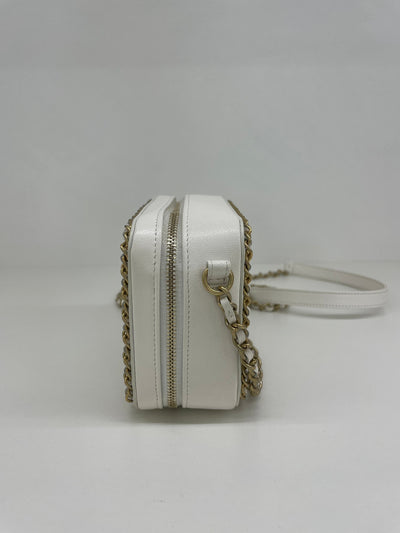 Chanel White Vanity Small - Chain Detail