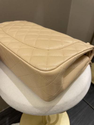 Chanel Classic  Jumbo Flap Beige Caviar GHW (OE)