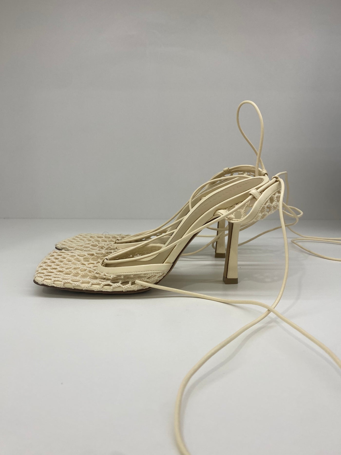 Bottega Veneta Stretch Mesh Pump - Cream size 37
