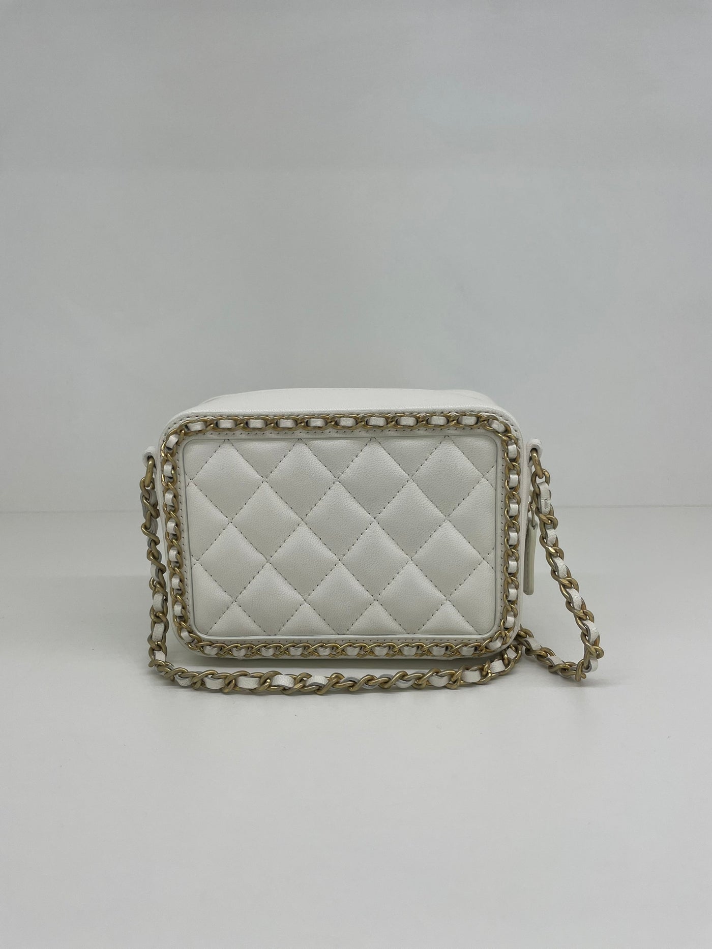 Chanel White Vanity Small - Chain Detail