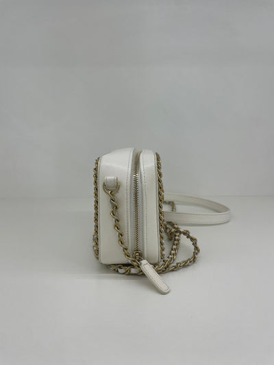 Chanel White Vanity Small - Chain Detail