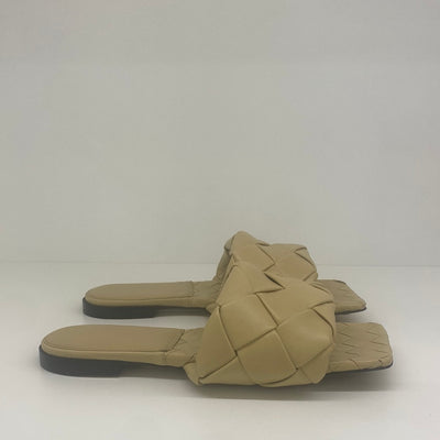 Bottega Veneta Nude Lido Mule Size 38