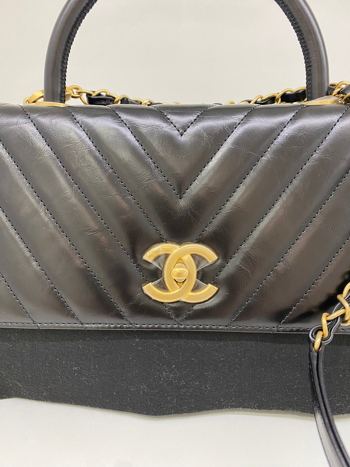 Chanel Coco Handle Black Chevron - Medium GHW