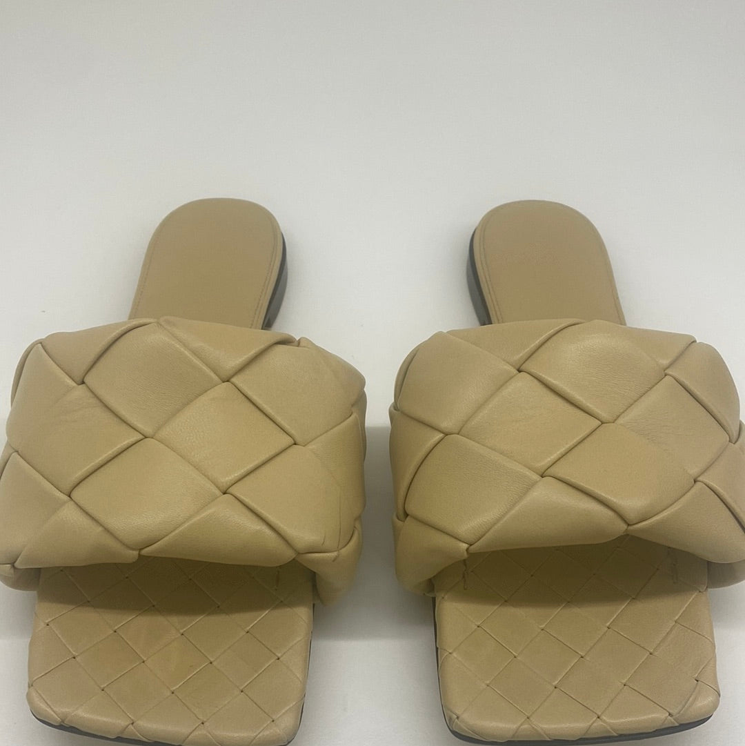 Bottega Veneta Nude Lido Mule Size 38