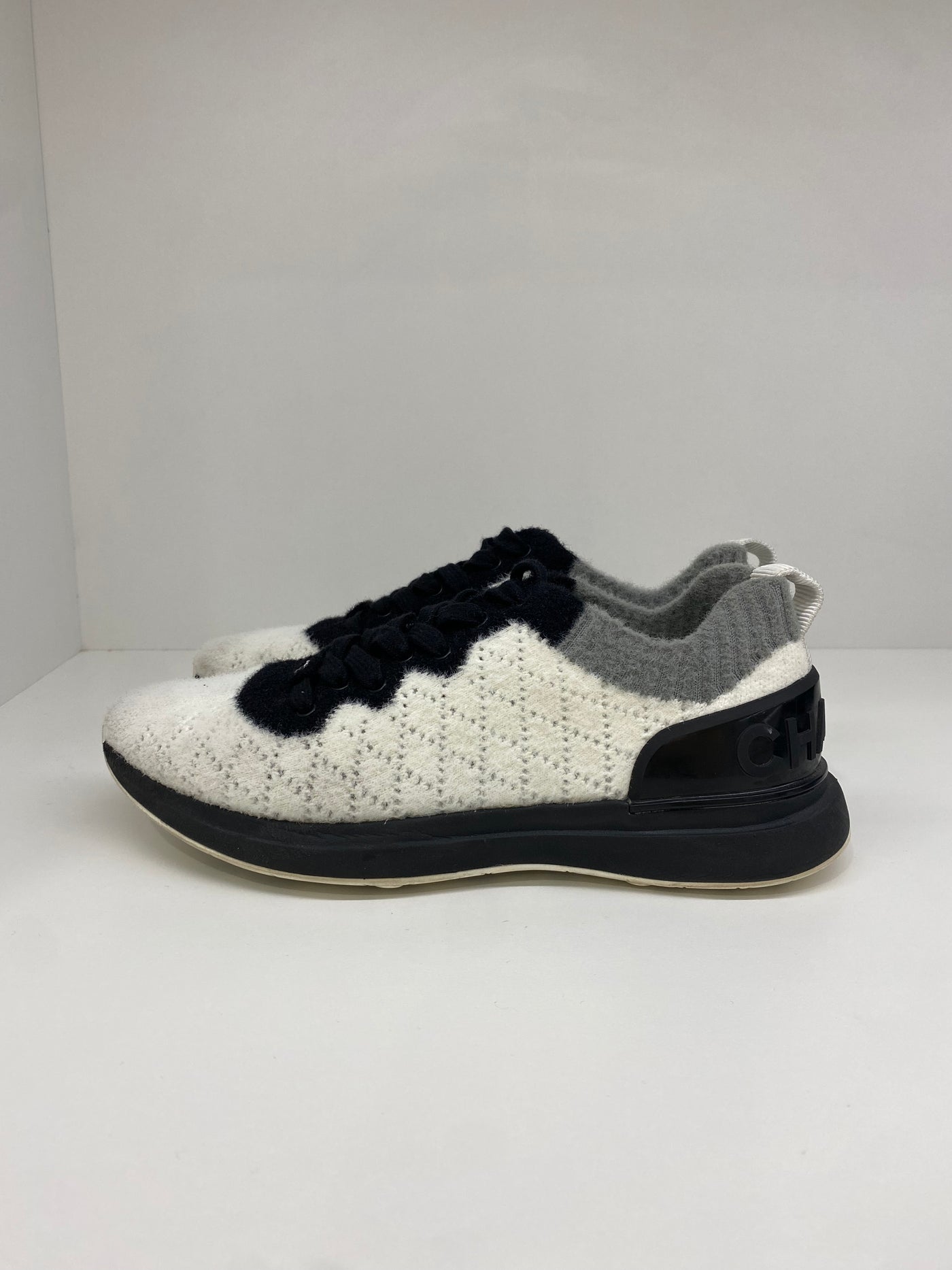 Chanel knit sneakers Size 39 - SOLD
