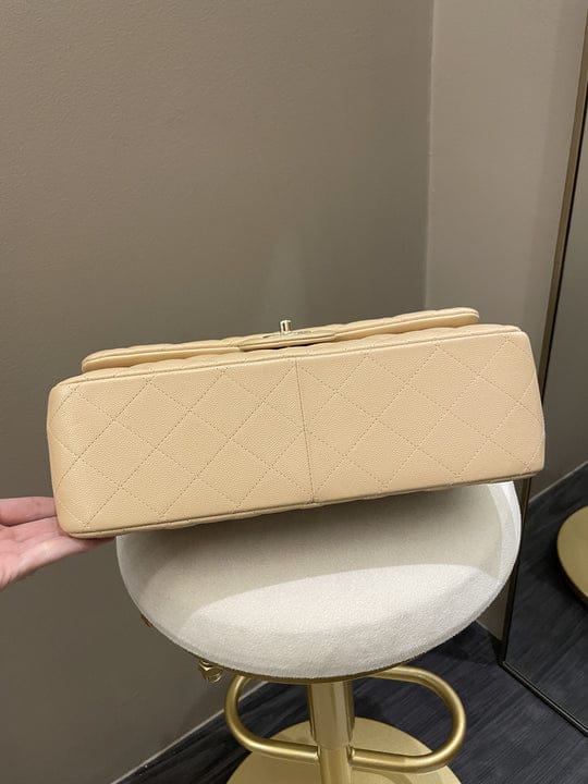 Chanel Classic  Jumbo Flap Beige Caviar GHW (OE)